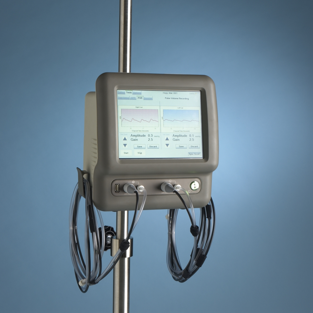 PAD-IQ device on IV pole mount